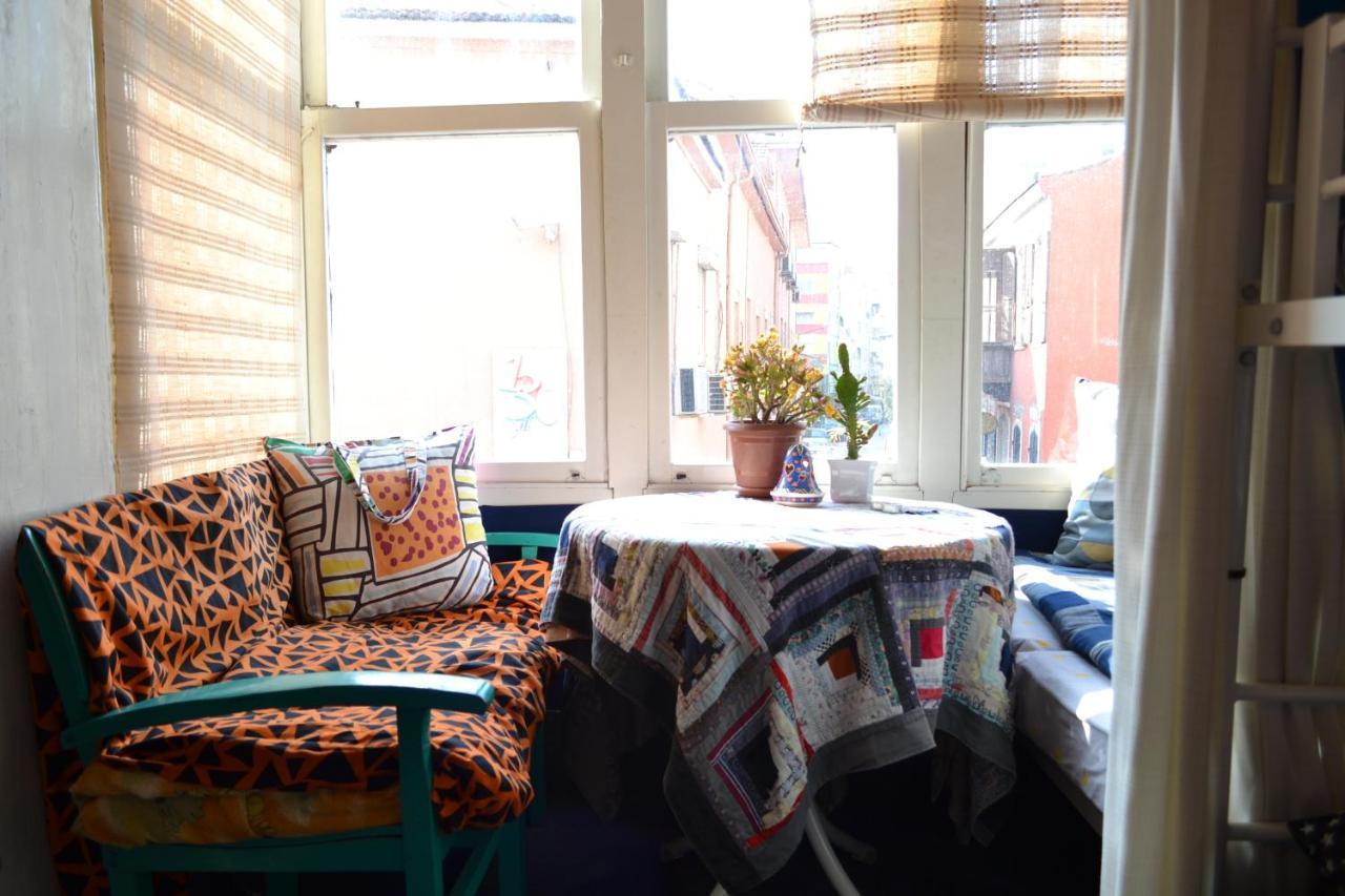 My Happy Home Hostel İzmir Buitenkant foto