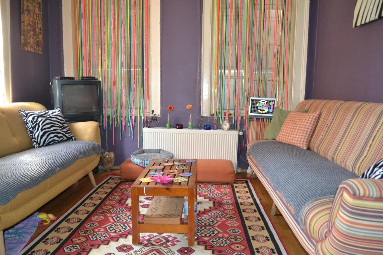 My Happy Home Hostel İzmir Buitenkant foto
